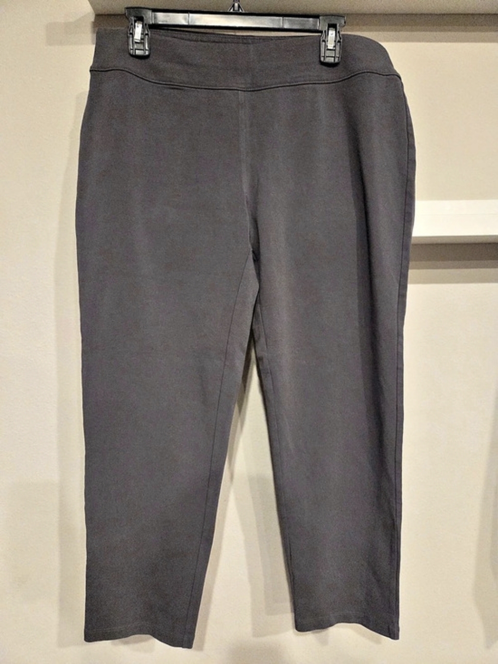 Susan Graver Straight Leg Gray Size Medium (8)